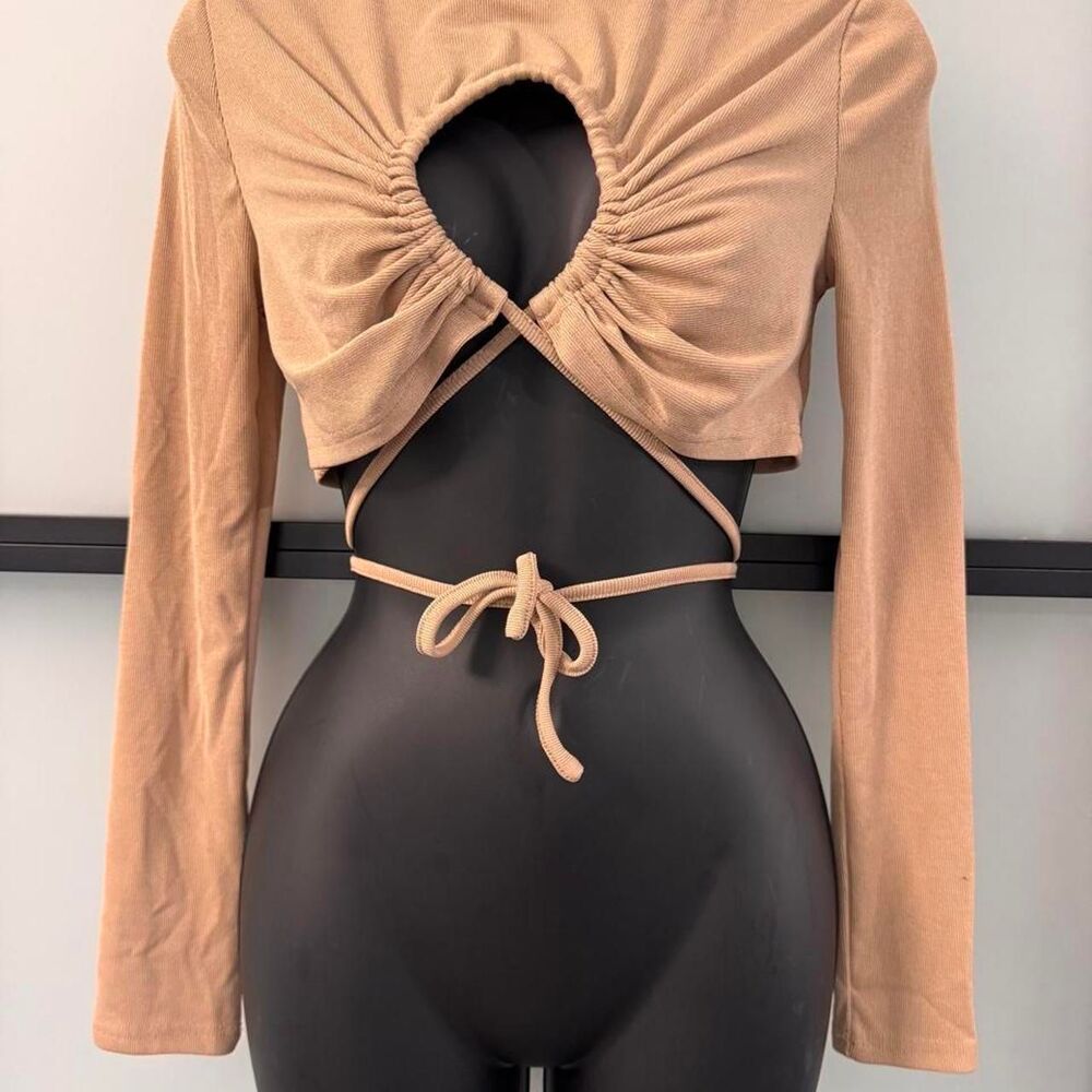 SHEIN Nude/Taupe Cut-Out Crop Top – Size EU 36 / US 4